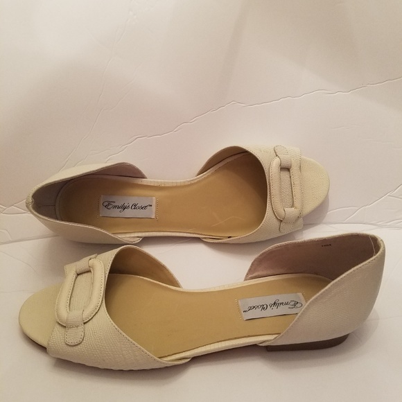 Shoes - Picture 3 of 4